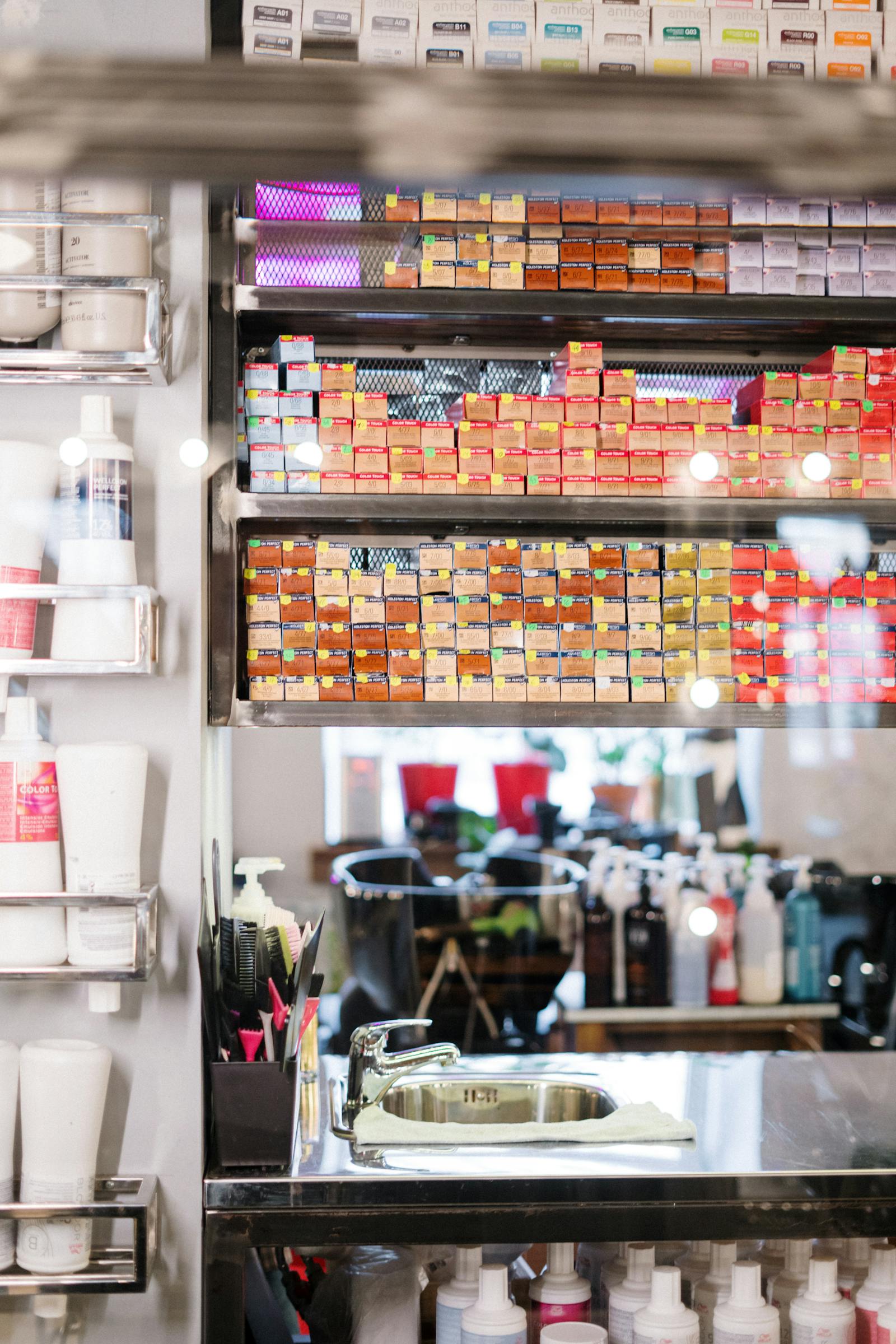 Professionelle Haarpflegeprodukte und Styling-Werkzeuge